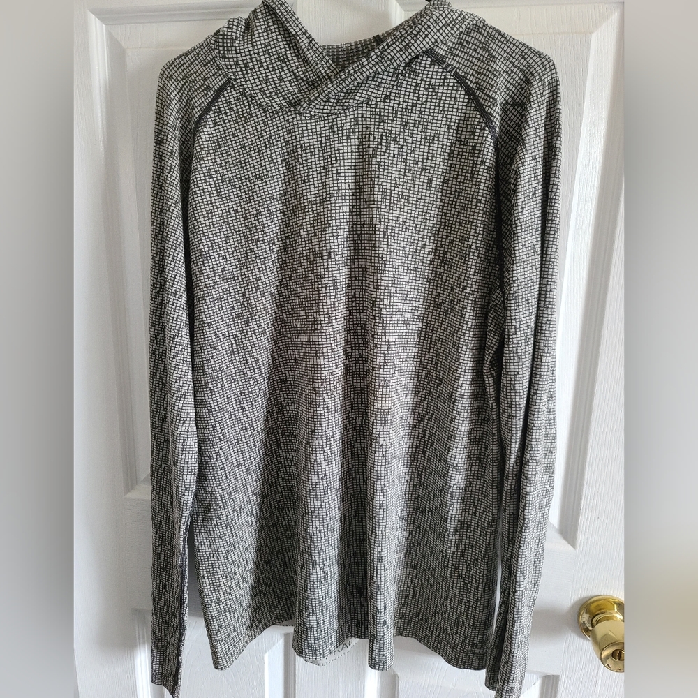 - Lululemon Metal Vent hoodie